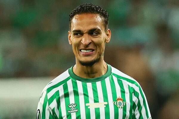 Real Betis 'offer to buy Antony from Man Utd in rarely seen co-ownership deal'