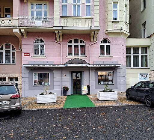 Soubor:Návštěvnické informační centrum lázní Jáchymov 2023-11-16 01 (cropped).jpg