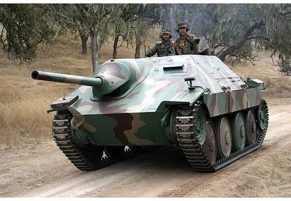 Cobi 2558 II. světová válka Jagdpanzer 38 Hetzer 555 dílků