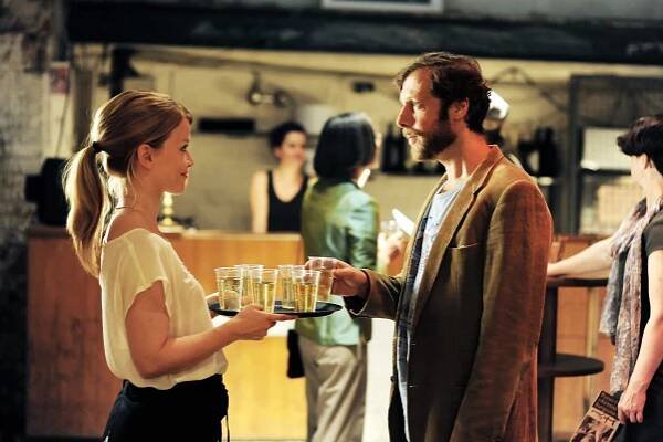 Každý dělá, co umí - Z filmu - Karoline Schuch, Oliver Korittke