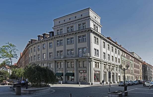 Činžovní dům družstva Pokrok | Objekty | Královéhradecký architektonický manuál