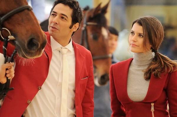Pomsta - Série 1 - Z filmu - Mert Fırat, Beren Saat