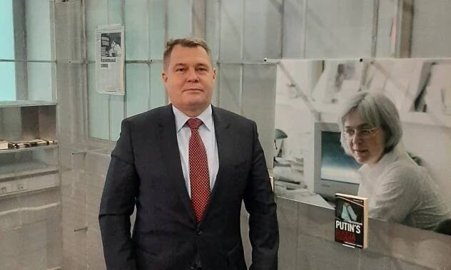 Setkání velvyslance Vítězslava Pivoňky se šéfredaktorem novin Novaja gazeta Dmitrijem Muratovem