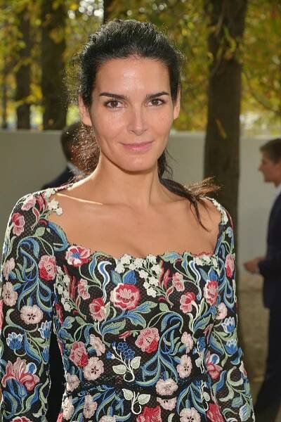 Angie-Harmon-Sexy-Pics