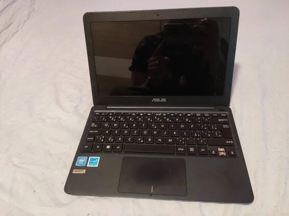 netbook Asus E200HA - Notebooky, příslušenství