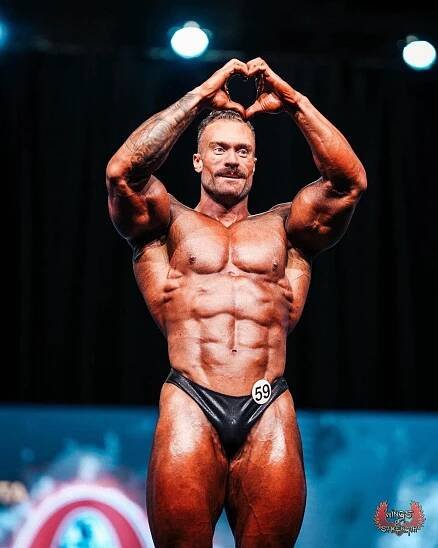 Classic Physique Olympia 2022 semifinále - Patrik Herčzík se dostal do vyvolání! | kulturistika.com