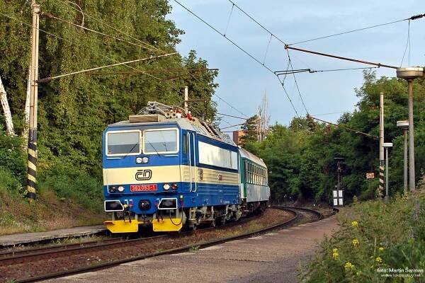362.053, Praha-Strašnice zastávka, 03.06.2011, Martin Šarman (https://www.lokomotivy.net)