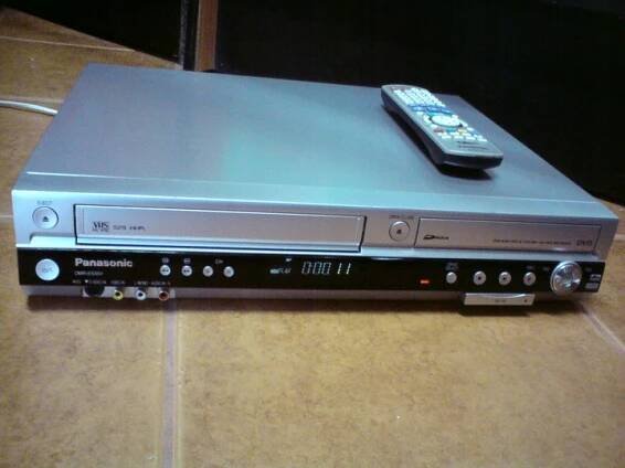 Magnetowid VHS Panasonic DMR-ES35V