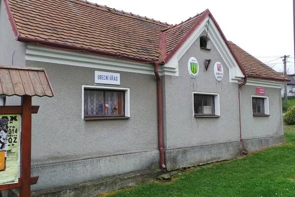 Hačky - obecní úřad foto 1