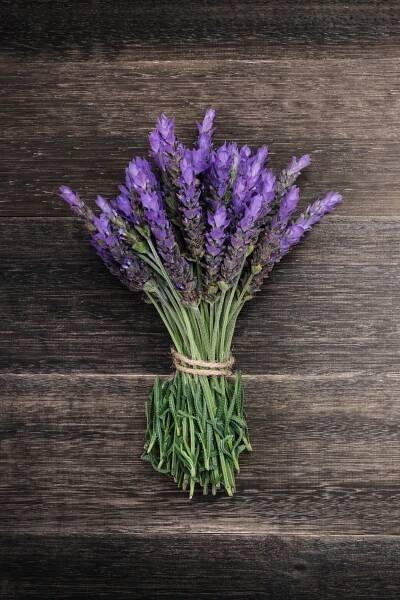 Hostess Gifts That Impress: Easy Picks for Summer Soirées