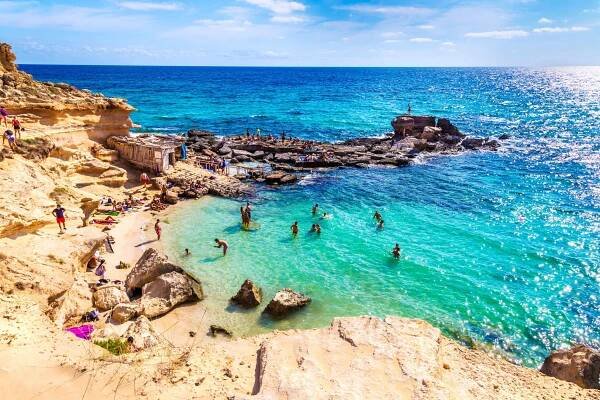 Calo des Mort in Formentera (Alamy)