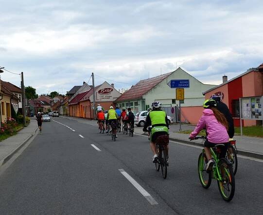 Na kole dětem jižní Moravou - Oficiální stránky obce Hýsly