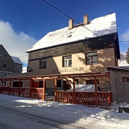 Penzion a restaurace V Háji Loučná pod Klínovcem Exteriér fotografie