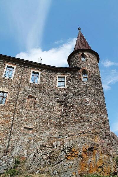 Hrad Velhartice - akce, otevírací doba, vstupné, ubytování, foto, prohlídky, počasí