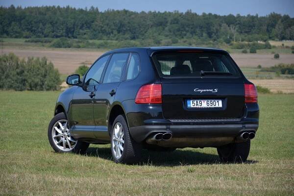 Ojeté Porsche za cenu Dacie: Osmiválcový Cayenne první generace není tak nespolehlivý, jak se o něm říká