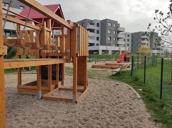 Fotogalerie • Dětské hřiště Kryšpínova (Dětské hřiště) • Mapy.com