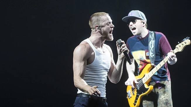 Snažíme se najít záblesk naděje, říká kapela Imagine Dragons