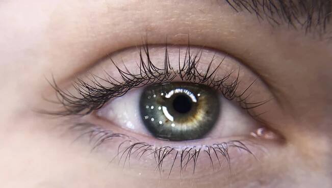 breezy_eyeline_before