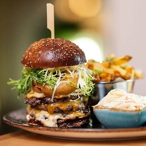 Peter's Burger Pub Karlín | Ty nejlepší burgery v Praze 