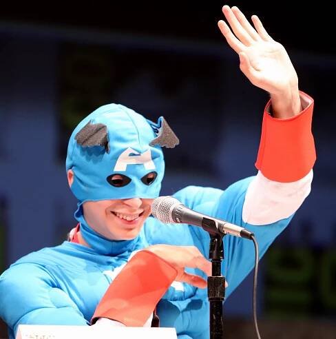 Soubor:Michael Cera as Captain America by Gage Skidmore.jpg – Wikipedie
