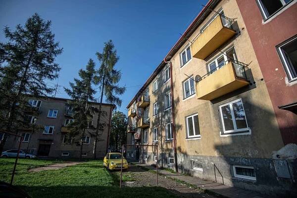 V pátek 18. září se v ranních hodinách uskutečnila více než dvouhodinová kontrola nájemních bytů na ulicích Olešní, Zemanská a Boční ve Slezské Ostravě.