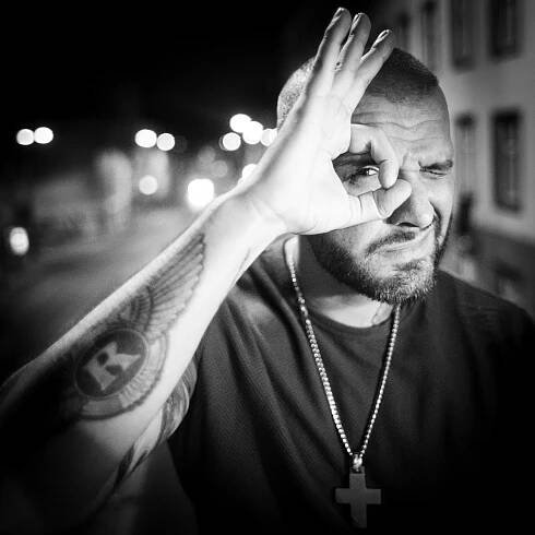 Rytmus: Slovensko je rasistický štát, utečencovi by som pomohol