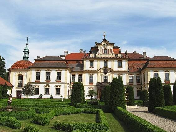 Soubor:Zámek Jemniště (1).jpg – Wikipedie