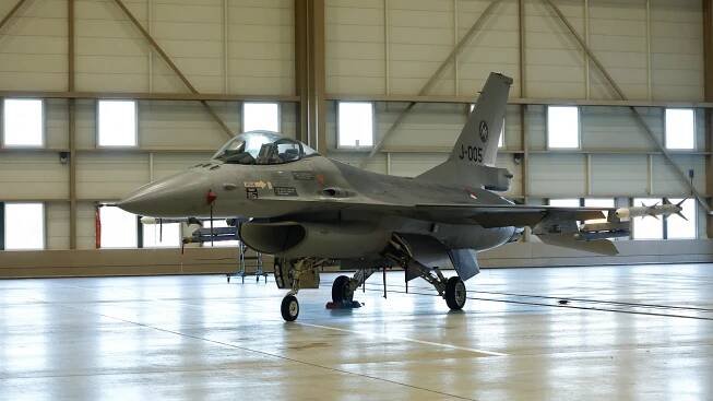Letoun F-16