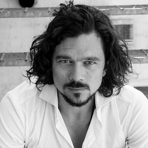 Luke Arnold