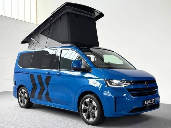 Nový Volkswagen T7 se dočkal obytné vestavby ve stylu californie