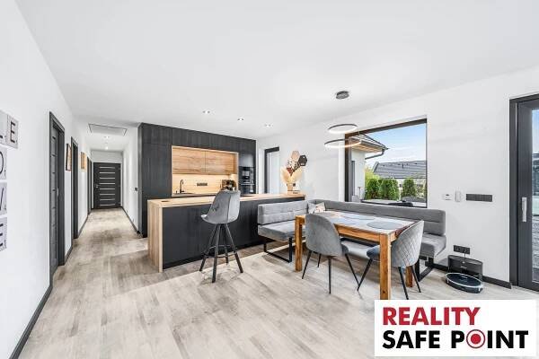 Prodej rodinného domu, 4+kk (91,3 m2) a 3+kk (65,6 m2) – Letkov u Plzně | Reality Safe point