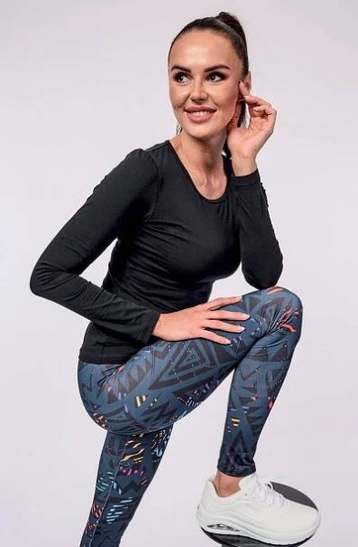 Bavlněné černé dámské tričko s krátkým rukávem a potiskem 14
