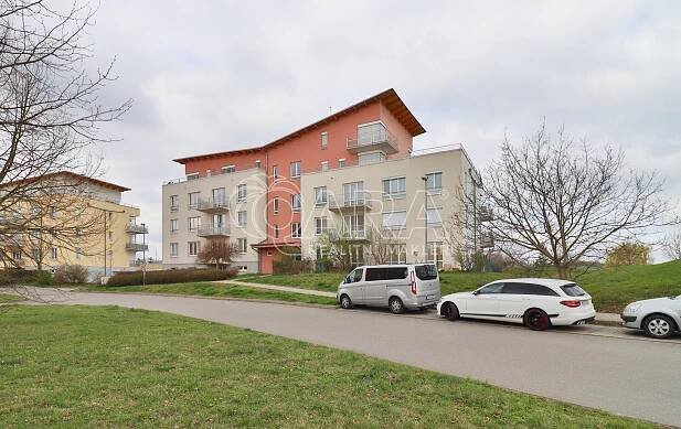 Pronájem bytu 2+kk, 43 m2, Horoměřice novostavba, garáž – QARA