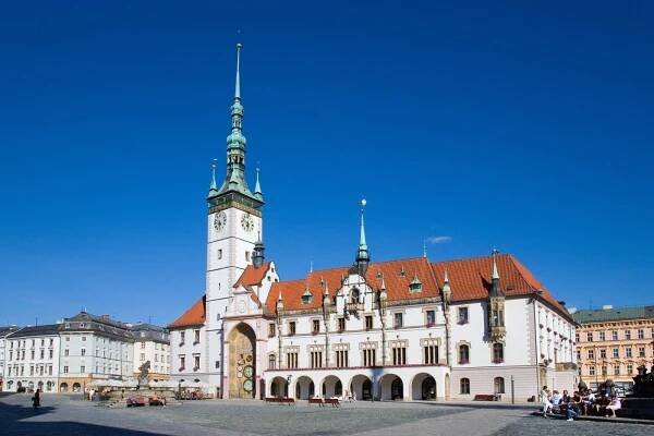 Obrazem: Jak Olomouc získala českou identitu. I kvůli závodu s Brnem