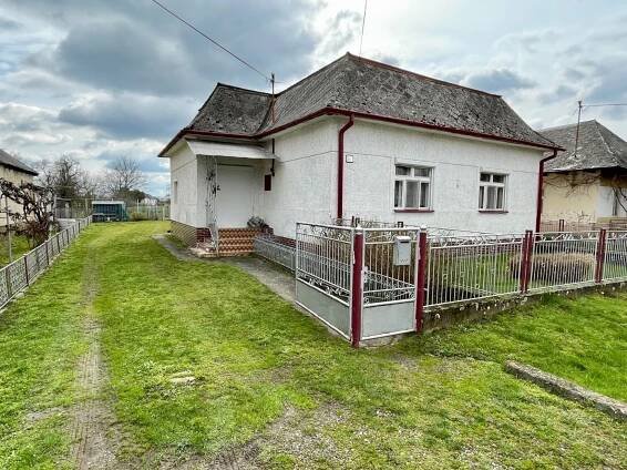Rodinný dom s veľkým pozemkom, Lekárovce - PROMO reality