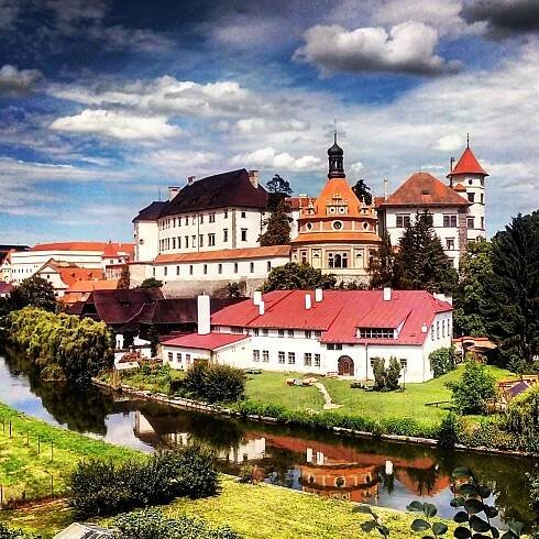 Akce a tipy na výlety cestování dovolená v zahraničí a ČR turistika a volný čas levné letenky a zážitky