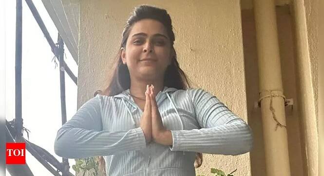 Madhurima Tuli Calls Yoga ‘India’s Best Gift to the World’ on International Yoga Day - Times of India