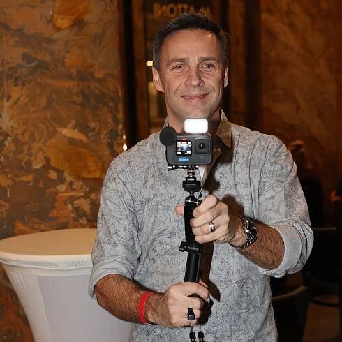 Vojtek dostal na Nově netradiční roli: Nejstaršímu youtuberovi ji spíchli dva dny před natáčením