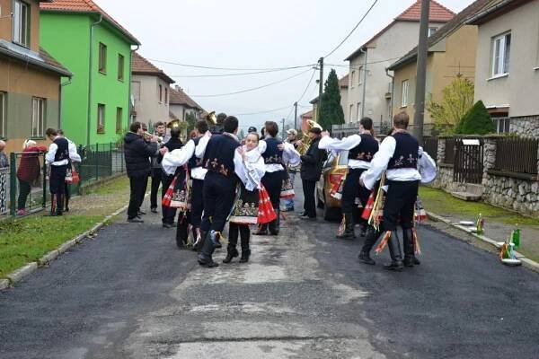 Martinské hody 2014 - Oficiální stránka obce Dolní Loučky