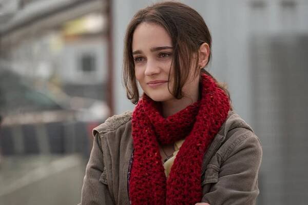 V nemilosti - Z filmu - Aisling Franciosi