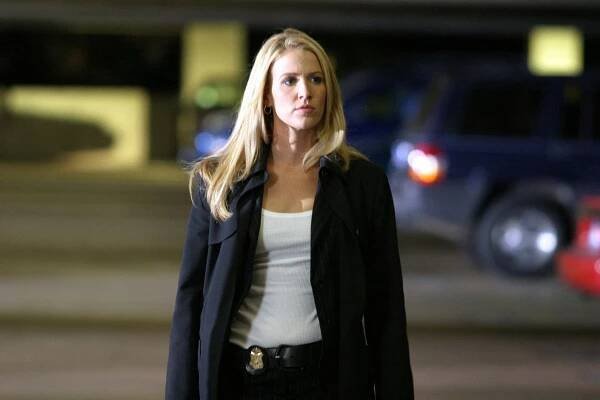 Beze stopy - Jít dál - Z filmu - Poppy Montgomery