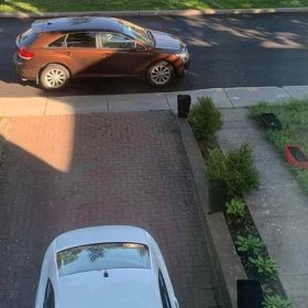 Dimwit driver parked car right outside my driveway when whole street was free – everyone is saying the s...