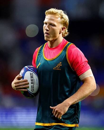 Wallabies flyhalf Gordon moves to league with Gold Coast Titans
