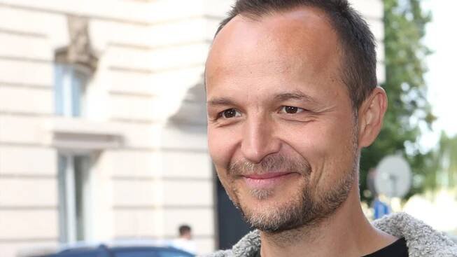 Herec Petr Hradil se raduje: Máme první holčičku. Je jako obrázek