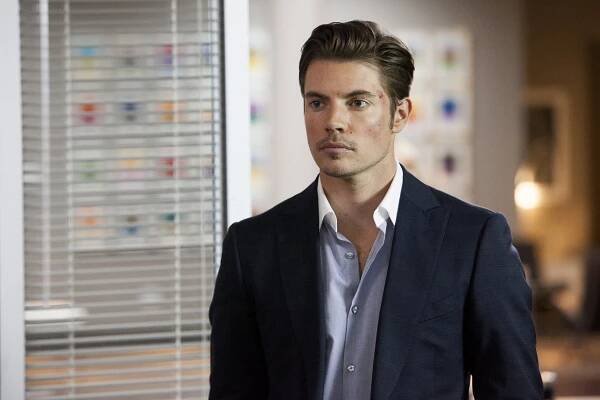 Dallas - Playing Chicken - Z filmu - Josh Henderson