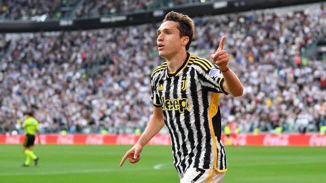 Platz 8:  Federico Chiesa Beteiligte Klubs:  AC Florenz an Juventus Turin Saisons:  2020/21 und 2021/22 Gebühr:  12,6 Millionen Euro