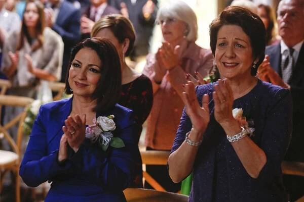 Glee - Svatba - Z filmu - Gloria Estefan, Ivonne Coll