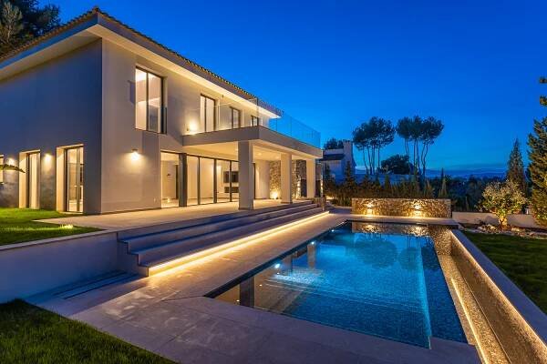 Uniquely reformed villa in Nova Santa Ponsa for sale in Santa Ponsa with Prosperity Mallorca