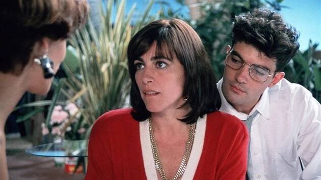 Carmen Maura a Antonio Banderas ve filmu Ženy na pokraji nervového zhroucení