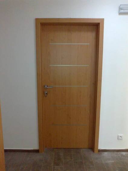Interiérové dveře otočné reference